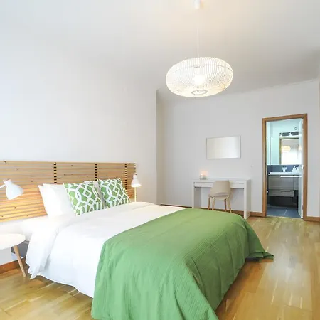 דירה Top Duplex - 4 Bedrooms & Garage *