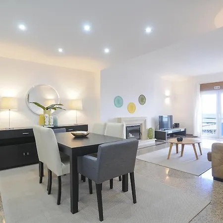 Top Duplex - 4 Bedrooms & Garage ליסבון