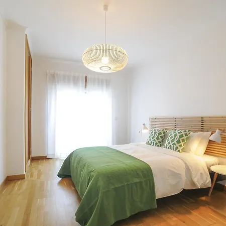 דירה Top Duplex - 4 Bedrooms & Garage ליסבון