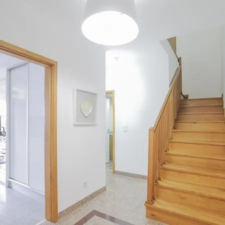 Apartment Top Duplex Apartment - 4 Bedrooms & Garage Lisbon